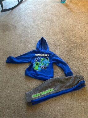 Minecraft Blue Hoodie & Gray Joggers Set - Kids size 5/6